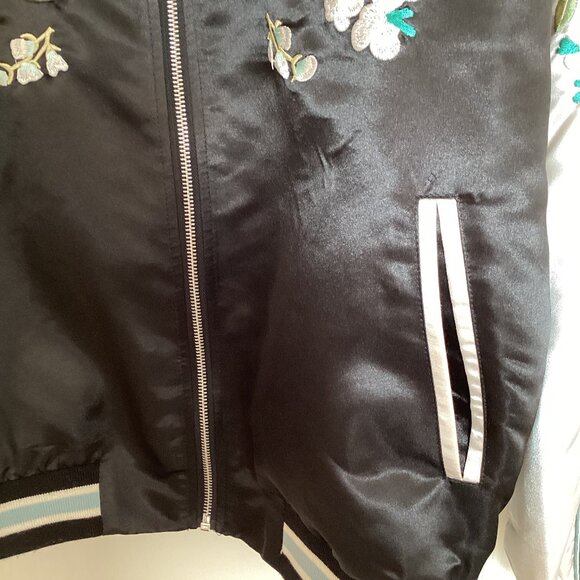 Vero Moda Women's Embroidered Bomber Jacket Size L Satin Feel Floral Lined - Picture 3 of 12